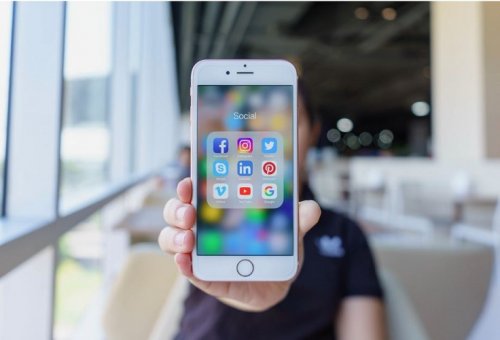 Jennifer Brooks's Five Simple Tips for Social Selling - , Selling, Selling, tips for social media